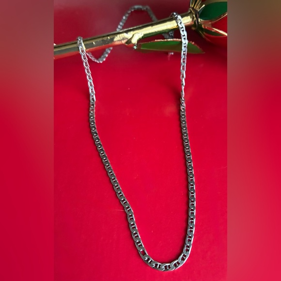 Elegant Silver Chain Necklace - Picture 5 of 5